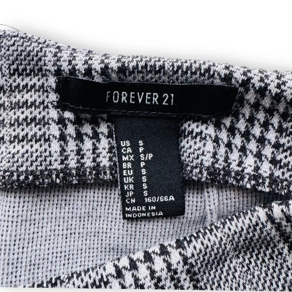 FOREVER 21 Black White Plaid High Waist Shorts Size S - Picture 3 of 6